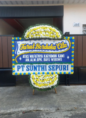 Papan Bunga Duka di Pirak Timur